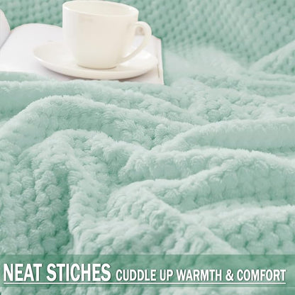 Exclusivo Mezcla Fleece Throw Blanket Extra Large, Super Soft and Warm Blankets for Couch, Sofa and Bed Waffle Textured, Cozy, Fuzzy and Lightweight (Mint Green, 50x70 Inches)