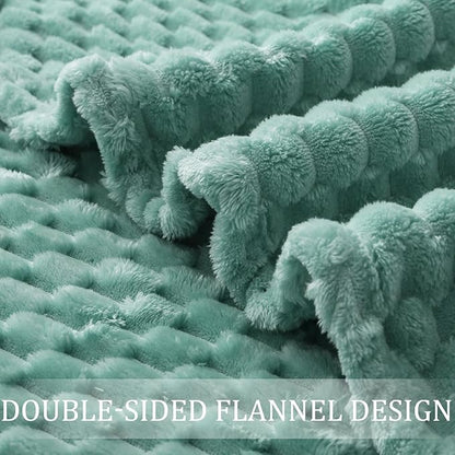 Exclusivo Mezcla Fleece King Blanket for Bed, Extra Large Fuzzy Celadon Bed Blankets, Soft Cozy Plush Sofa Throws for All Seasons, 90x104 Inches